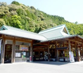 道の駅「あらぎの里」の外観